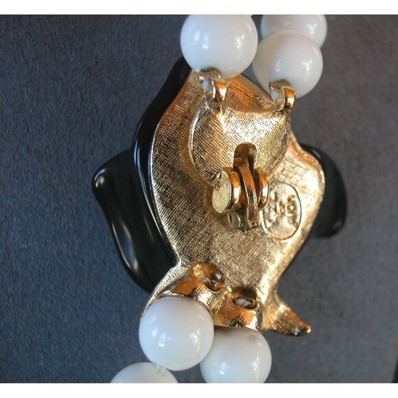 VINTAGE KJL FOR AVON NECKLACE & EARRINGS BLACK LILY FLOWER/FAUX PEARLS - Picture 4 of 7